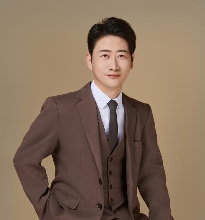 Zhiqiang Yan 照片