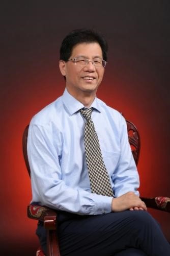 Junqi He 照片